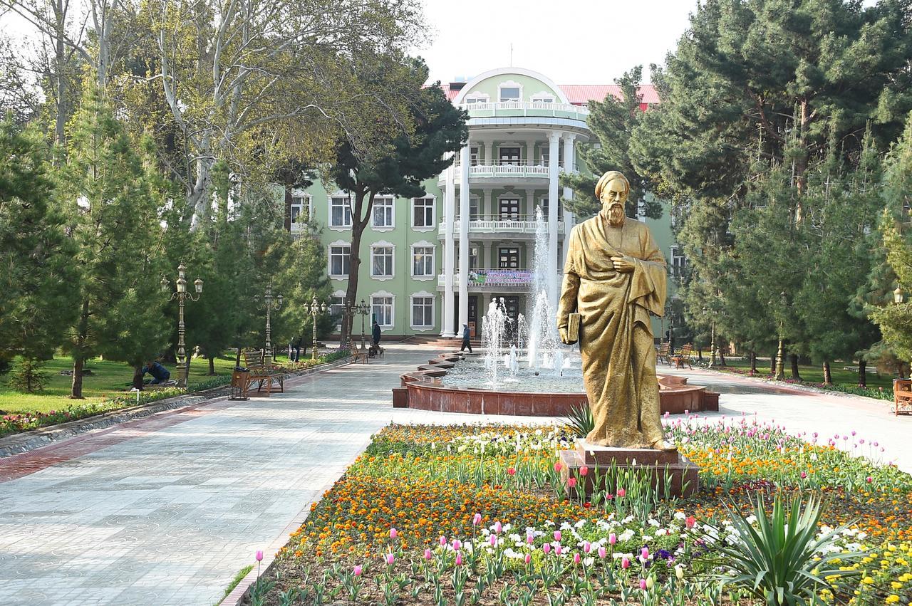 Bahoriston Hotel Guliston Bagian luar foto